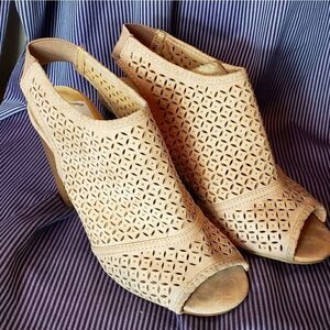 🌼Chinese Laundry 7.5 shoe